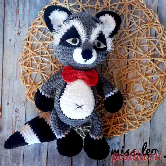 PDF Енот крючком. FREE crochet pattern; Аmigurumi animal patterns. Амигуруми схемы и описания на русском. Вязаные игрушки и поделки своими руками #amimore - плюшевый енот, большой енотик из плюшевой пряжи.
