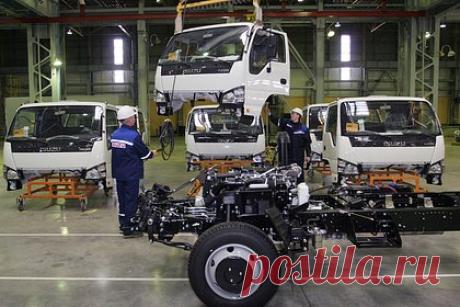 Японский производитель грузовиков задумал уйти из России. Компания Isuzu, производящая грузовики и пикапы, заявила на пресс-конференции, посвященной результатам текущего финансового года, что рассматривает возможность ухода из России. Производство на заводе в Ульяновске приостановлено с марта 2022 года, после начала специальной военной операции на Украине.
