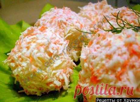 Салат рафаэлло с крабовыми палочками и сыром Оригинальная и вкусная закуска из крабовых палочек.