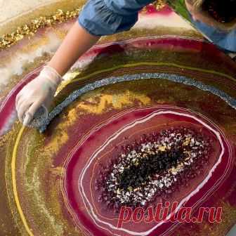 Artist Creates Geode Wall Art