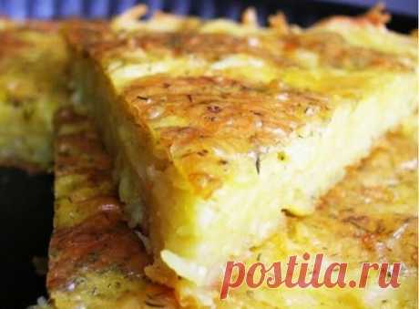 Запеканочка из тертого картофеля с сыром и чесночком.
Картофель — 1 кг
Сыр твердый — 150 г
Яйца — 2–3 шт.
Чеснок — 2–3 зубчика
Майонез — 3–4 ст. л.
Соль — по вкусу
Перец — по вкусу
Приготовление:
1. Подготовьте все необходимые ингредиенты. Картофель очистите и промойте.
2. Твердый сыр натрите на терке.
3. Смешайте половину сыра и 1 яйцо, хорошо перемешайте. Полученной смесью мы будем поливать запеканку сверху, чтобы на ее поверхности образовалась золотистая корочка.
4. Остальной сыр