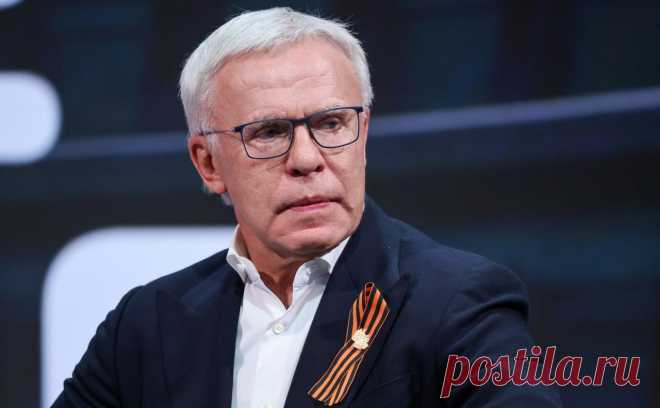Фетисов раскритиковал идею о возможном проведении Олимпиады в России. Министр спорта заявил, что Россия готова подать заявку на проведение Олимпиады. Вячеслав Фетисов отметил, что эта идея «вызывают улыбку», пока не возвращена на турниры национальная символика