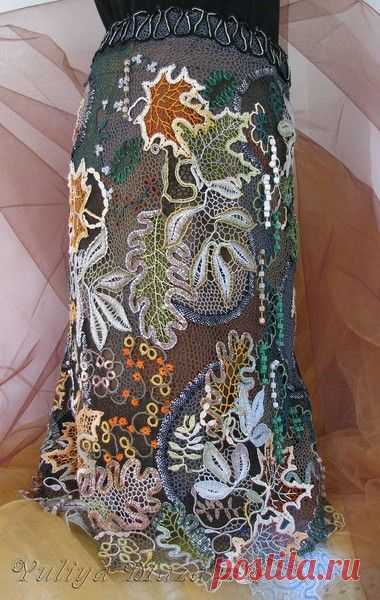Картинка. She says created this with a little machine embroidery, weaving, and tatting... 5 months of work.