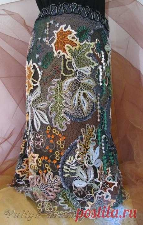 Картинка. She says created this with a little machine embroidery, weaving, and tatting... 5 months of work.