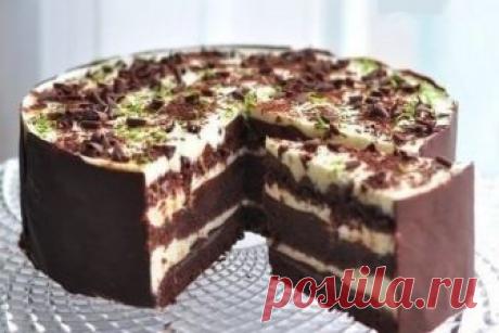 Торт "Шоко-лайм" - это изысканный вкус и праздничный вид.