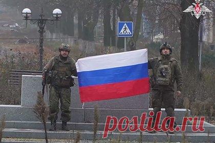 На центральной площади Красноармейска появился российский флаг