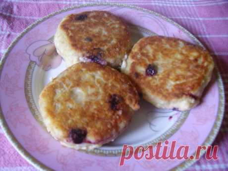 Сырники для детей с геркулесом и ягодой