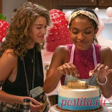 [тест] Выбери торт и узнай, какой цвет принесет тебе удачу | Красный ♥️
Хочешь ли ты больше страсти к делу всей жизни или ждешь той самой судьбоносной любви — тебе нужен красный (и побольше!).

Алый, малиновый, бордовый, фуксия, коралловый, винный… Вариантов множество — и все они точно положительно повлияют на твою жизнь 💋