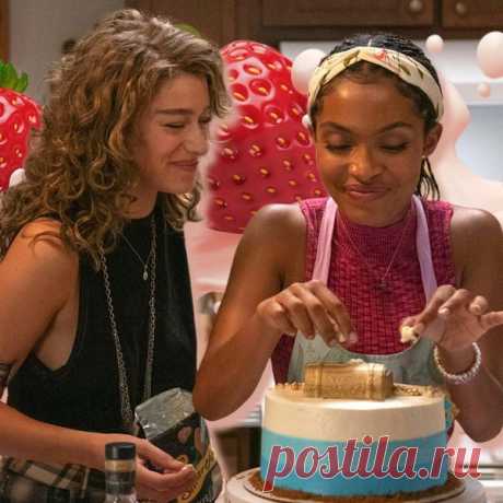 [тест] Выбери торт и узнай, какой цвет принесет тебе удачу | Красный ♥️
Хочешь ли ты больше страсти к делу всей жизни или ждешь той самой судьбоносной любви — тебе нужен красный (и побольше!).

Алый, малиновый, бордовый, фуксия, коралловый, винный… Вариантов множество — и все они точно положительно повлияют на твою жизнь 💋