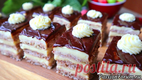 Ореховое пирожное – тает во рту! Вкуснее, чем в магазине! - запись пользователя Katerina (Катерина Михайленко) в сообществе Болталка в категории Кулинария Для бисквита Яичные белки – 7 шт. Сахар – 120 гр. Ванильный сахар – 1 ч.л. Мука – 120 гр. Разрыхлитель – 1 ч.л. Грецкие орехи – 75 гр. Фундук – 75 гр. Для крема Сахар – 120 гр. Ванильный сахар – 10 гр. Крахмал – 60 гр. Яичные желтки – 7 шт.