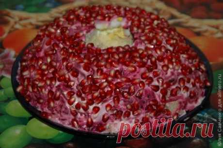 👌 Салат Гранатовый браслет, рецепты с фото Вкусный рецепт Салат Гранатовый браслет, пошаговый, с фото и отзывами 👍 Блюда из мяса, Блюда из картошки, Рецепты из свеклы, Блюда из свинины, Оригинальные салаты, Холодные закуски, Блюда из яиц