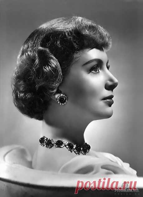 Дебора Керр, 30 сентября, 1921
 • 16 октября 2007