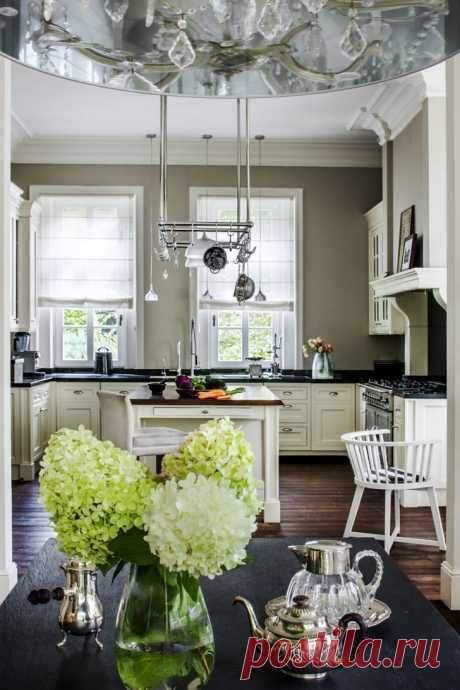 Великолепный дом в зеленом предместье Варшавы