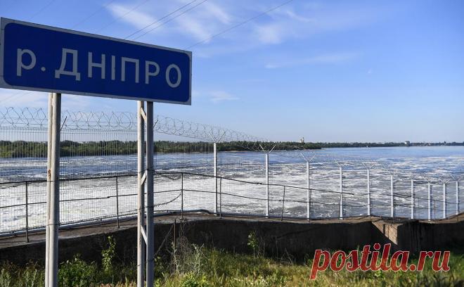 В шлюз дамбы Каховской ГЭС попала ракета HIMARS. В результате попадания снаряда есть разрушения