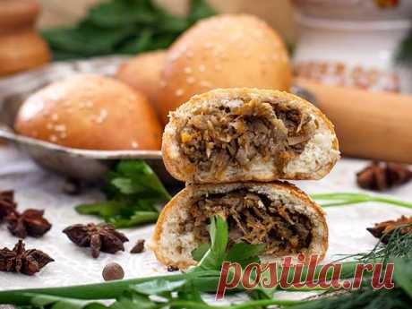 Пирожки с куриной печенкой Ингредиенты: 200 г куриной печенки,70 г сыра,1,5 ч ложки сметаны,2 луковицы,соль,3 ст ложки растительного масла,2 ст муки,14 г сухих дрожжей,0,3 ст молока,1 яйцо,2 желтка,100 г сливочного масласоль,сахарПриготовление: Дрожжи размешать в 0,3 ст теплой воды и оставить на 15 минут, пока на...