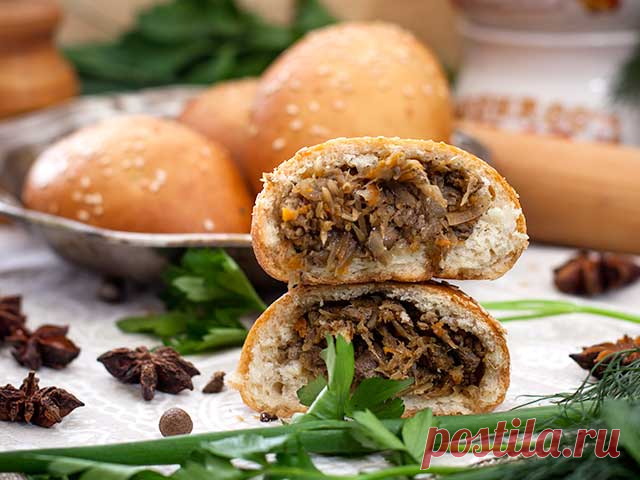 Пирожки с куриной печенкой Ингредиенты: 200 г куриной печенки,70 г сыра,1,5 ч ложки сметаны,2 луковицы,соль,3 ст ложки растительного масла,2 ст муки,14 г сухих дрожжей,0,3 ст молока,1 яйцо,2 желтка,100 г сливочного масласоль,сахарПриготовление: Дрожжи размешать в 0,3 ст теплой воды и оставить на 15 минут, пока на...