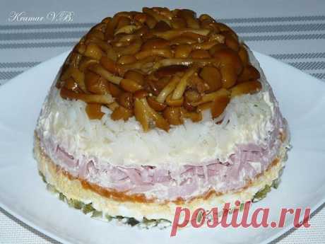 Салат с маринованными опятами!!!для тех ,кому надоел оливье и шуба! Красивый-вкусный и не сложный салатик!Отзывы только положительные!