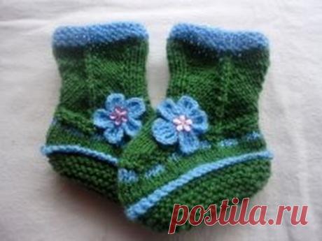 Сапожки для сыночка, связанные спицами