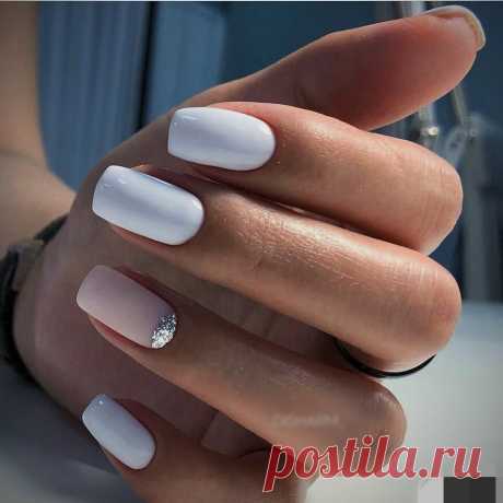 Однотонный белый маникюр Смотрите 52 фото онлайн - Однотонный белый маникюр. Тема: Маникюр