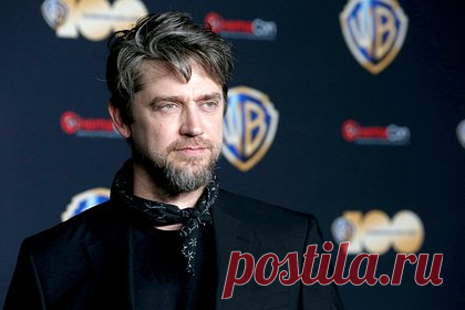 Режиссер «Флэша» снимет новый фильм о Бэтмене. Аргентинский режиссер Энди Мускетти завершил сделку по постановке кинокартины The Brave and the Bold. Проект представит новую версию Бэтмена для большого экрана. Проект впишется в обширную вселенную, которая была разработана главами DC Studios Джеймсом Ганном и Питером Сафраном.