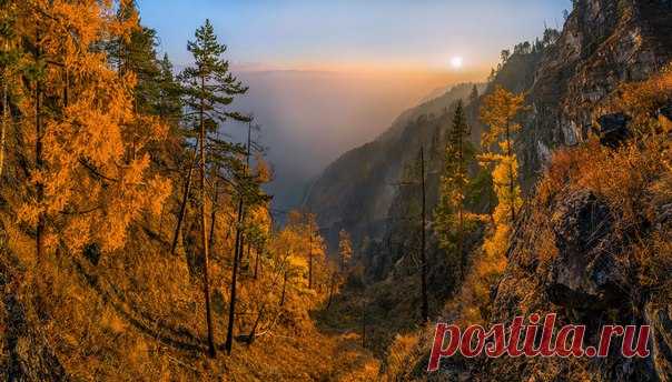 Осень у Байкала, Иркутская область. Автор фото — Фёдор Лашков: