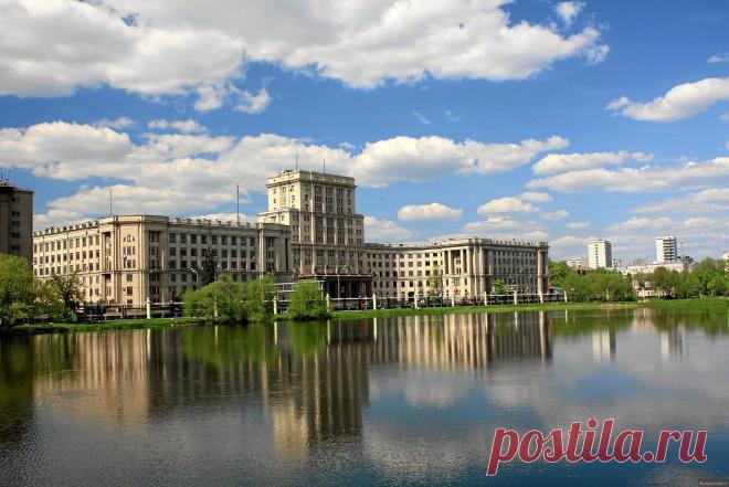 Слободской дворец.Название 