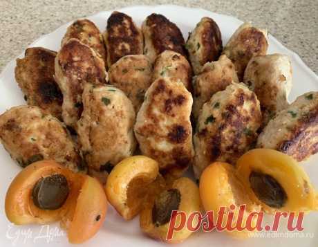 Котлеты «Монблан» с абрикосом. Ингредиенты: куриный фарш, абрикосы, сыр гауда