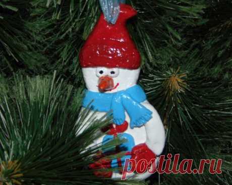 Елочная игрушка своими руками из соленого теста: мастер-класс по лепке снеговика