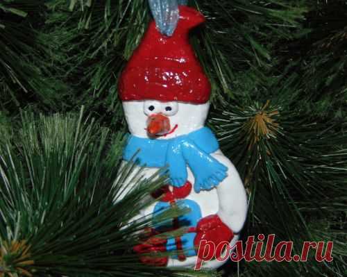 Елочная игрушка своими руками из соленого теста: мастер-класс по лепке снеговика
