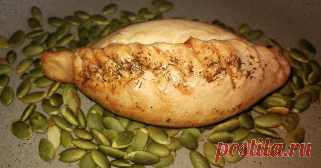 Рецепт караимских кибинай — сочной выпечки с мясом Уникальная форма пирожков сохранит всё богатство начинки.