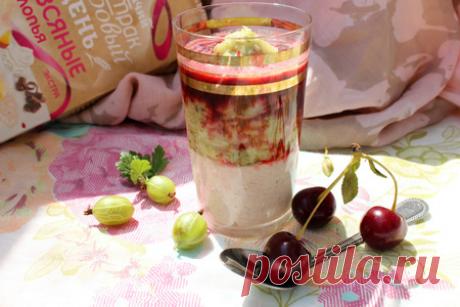 Ягодный смузи с овсяными хлопьями – рецепт с фото