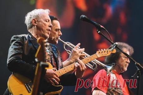 Налоговая закрыла юрлицо группы «Машина времени» за долги и нарушения. Московская налоговая закрыла юридическое лицо рок-группы «Машина времени», занимавшееся организацией туров. По доступным данным, причиной ликвидации юрлица стали долги и множественные нарушения в документации. Отмечается, что изначально коллективом была зарегистрирована компания с названием «Группа Машина времени XXI».