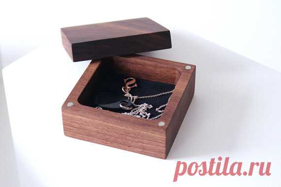 Walnut wood Ring box. Ascetic design ring box. Engagement ring
