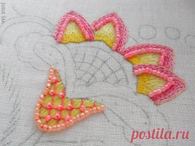 Якобинская вышивка

15 веков сохранялись секреты мастерства, добавлялись новые технологии, поэтому в каждом посту нахожу что-то новое.  Спасибо вышивальщицам и ценителям красоты.