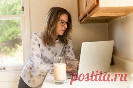 Мужчины раскрыли отношение к женщинам старше 40 лет. Пользователи форума Reddit рассказали, как относятся к романам с женщинами старше 40 лет. Многие мужчины заявили, что им нравятся только сверстницы, а женщины любого возраста моложе них кажутся незрелыми. По мнению других пользователей, сексуальность не зависит от возраста.