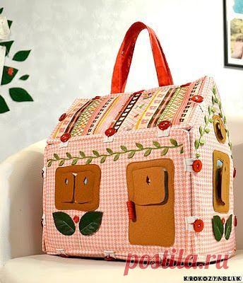 #идея_сумки@vilbagru 
#выкройка_сумки@vilbagru 

Идеи и выкройка сумки-домика для маленьких принцесс.

P.S. Понравилось — лайк, полезно — репост )