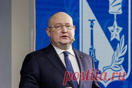 Губернатор Севастополя объяснил громкие звуки в центре города. Губернатор Севастополя Михаил Развожаев объяснил громкие звуки в центре города учениями Черноморского флота. По его словам, в районе Северного мола проходит тренировка противоподводно-диверсионного обеспечения. В Севастополе все спокойно, написал глава города в своем Telegram-канале.