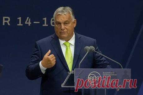 Орбан заявил об «изнасиловании» Польши и Венгрии ЕС. Европейский союз (ЕС) «юридически изнасиловал» Венгрию и Польшу, заставив их принять новые правила распределения нелегальных мигрантов. Об этом перед началом второго дня саммита Европейского политического сообщества (ЕПС) в испанской Гранаде заявил премьер-министр Венгрии Виктор Орбан.