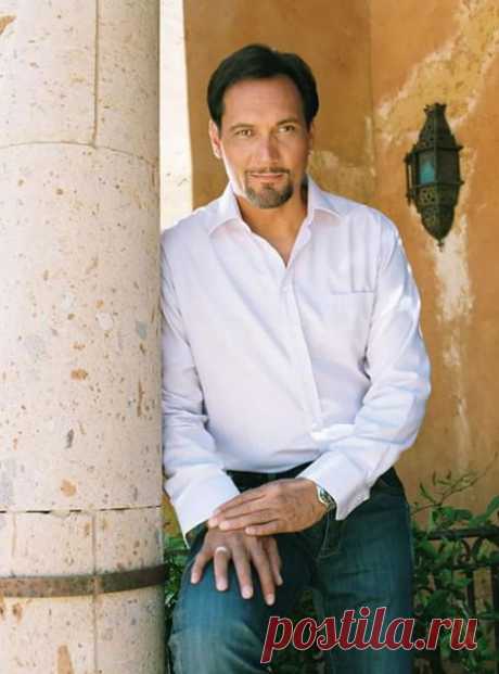 Джимми Смитс (Jimmy Smits)
- 9 июля, 1955