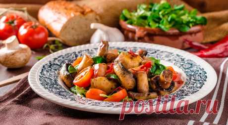12 сытных салатов с шампиньонами — читать на Gastronom.ru Хотите превратить обычный салат в полноценное, сытное и питательное блюдо? Добавьте в него сырые, жареные или маринованные шампиньоны. Эти грибы иногда называют вторым мясом — так много в них белка и других полезных веществ. Шампиньоны прекрасно соче - статья на кулинарном сайте Gastronom.ru