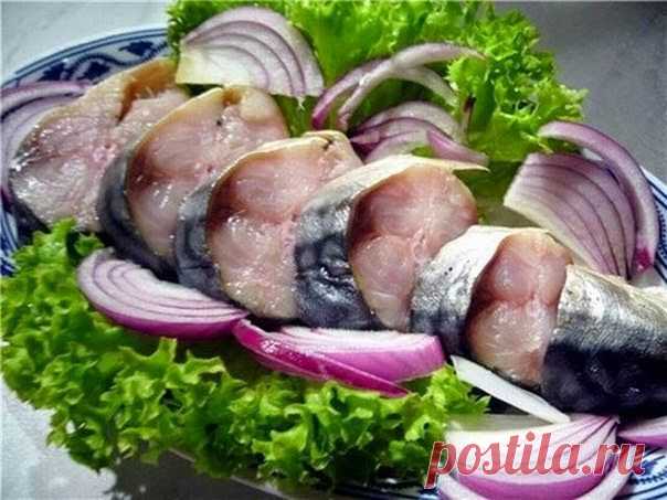 Лучшие кулинарные рецепты: Скумбрия пряного посола - быстрый рецепт