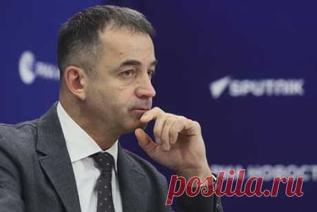 Певцов заявил о необходимости создания фильмов о СВО. Актер Дмитрий Певцов заявил о необходимости создания фильмов, посвященных СВО. Артист отметил, что проекты, которые будут посвящены политической ситуации, появятся после осмысления общества. По его мнению, для создания подобных картин нужны люди, которые увидят ситуацию «с высоты птичьего полета».
