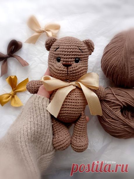 PDF Медвежонок Ми крючком. FREE crochet pattern; Аmigurumi toy patterns. Амигуруми схемы и описания на русском. Вязаные игрушки и поделки своими руками #amimore - медведь, медвежонок, мишка из обычной пряжи.