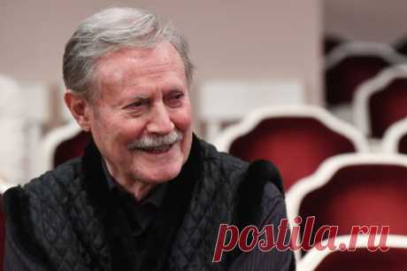 В Малом театре сообщили об улучшении состояния Юрия Соломина после инсульта. Худрук Малого театра был госпитализирован 6 ноября.