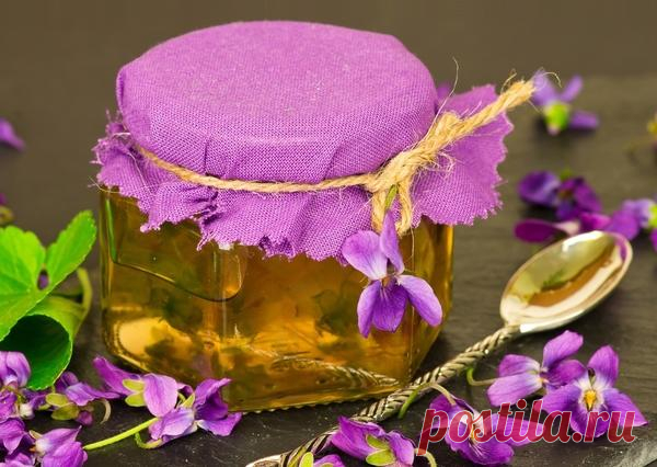 10 рецептов варенья, которое можно сварить весной 10 рецептов варенья, которое можно сварить весной
					«Что на грядке уродится, что на дереве растет — все для дела пригодится и в варенье попадет!» — поет девочка Маша и лихо закидывает в тазик...