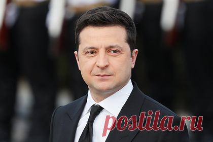 Зеленский обсудил поставки газа с эмиром Катара. Во время конференции ООН в Глазго президент Украины Владимир Зеленский провел встречу с эмиром Катара Тамимом бин Хамадом Аль Тани. Главы двух государств обсудили активизацию двусторонних торгово-экономических отношений и военно-техническое сотрудничество, а также поставки газа украинской стороне.