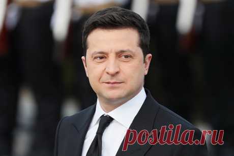 Зеленский обсудил поставки газа с эмиром Катара. Во время конференции ООН в Глазго президент Украины Владимир Зеленский провел встречу с эмиром Катара Тамимом бин Хамадом Аль Тани. Главы двух государств обсудили активизацию двусторонних торгово-экономических отношений и военно-техническое сотрудничество, а также поставки газа украинской стороне.