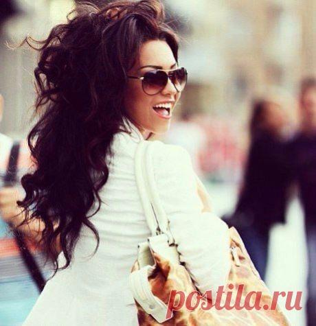 Никакого постоянства: я либо в истерике, либо в облаках. Воздушно-припадочная. / Слабый пол!