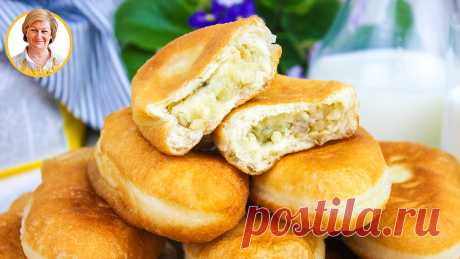 Жареные пирожки с картошкой и грибами. Жареные пирожки с картошкой и грибамиПриготовим начинку.Мелко нарезать шампиньоны и лук.На растительном масле обжарить лук. Затем добавить подготовленные грибы. Обжариваем до испарения жидкости.Картофель отварить в подсоленной воде до готовности. Слить воду и приготовить картофельное пюре.Перемешать картофельное пюре с обжаренными грибами. Соль перец добавляйте по вкусу.Приготовим тесто.Тёплую воду, сахар, дрожжи (если будете готовить из прессованных…