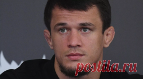 Усман Нурмагомедов и Брент Примус сделали вес перед титульным боем на Bellator 300. Чемпион Bellator в лёгком весе Усман Нурмагомедов прошёл процедуру взвешивания перед боем с американцем Брентом Примусом на Bellator 300. Читать далее